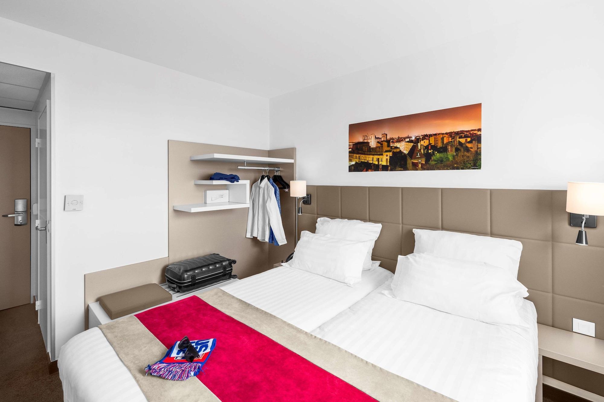 กีริอ๊าด ลียง เอสต์ สเตเดียม ยูเร็กซ์โป แมซิเยอ Hotel Meyzieu ภายนอก รูปภาพ
