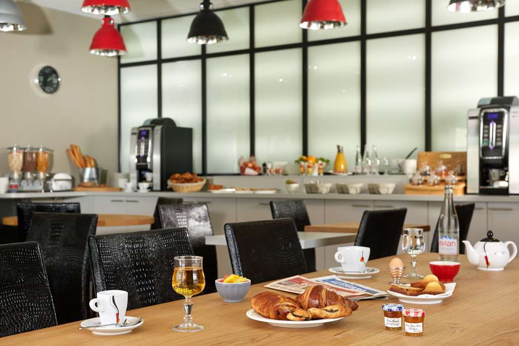 กีริอ๊าด ลียง เอสต์ สเตเดียม ยูเร็กซ์โป แมซิเยอ Hotel Meyzieu ร้านอาหาร รูปภาพ